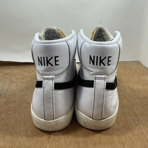 Nike Blazer Mid 77 Women Size 8.5 CZ1055-100 White Shoes Sneakers - Picture 4 of 8
